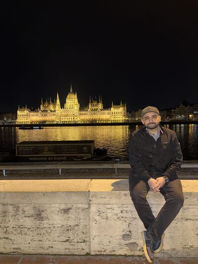  Walthamstow,   Sanjar, 37 ,   ,   