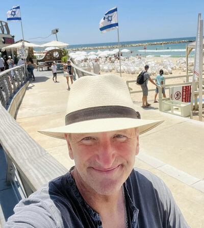  Azor,   Geoge, 63 ,   c 