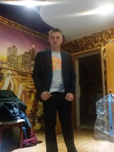  ,   Emil, 25 ,   