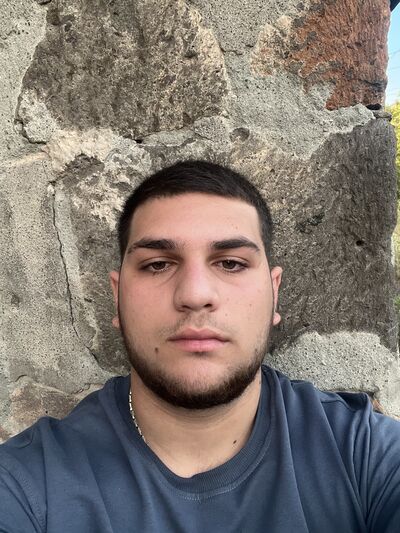  ,   Armen, 25 ,   