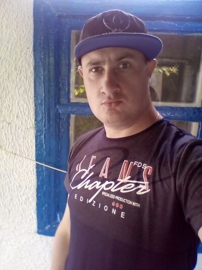  ,   Alex, 39 ,   