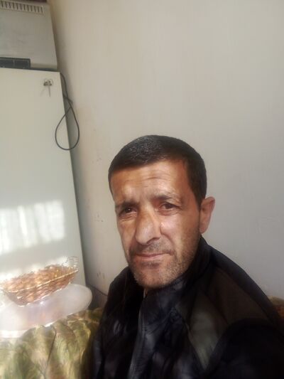  ,   Armen, 33 ,   ,   