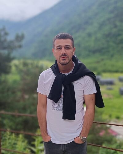  ,   Frank, 32 ,   ,   