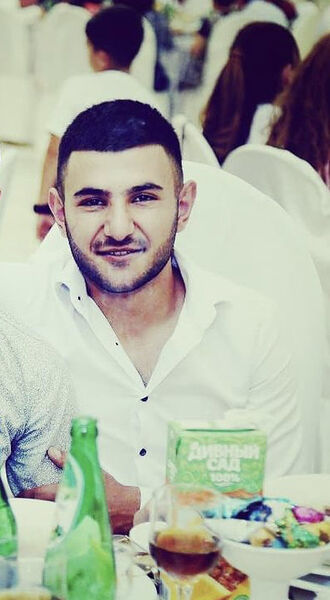  ,   Armen, 24 ,  