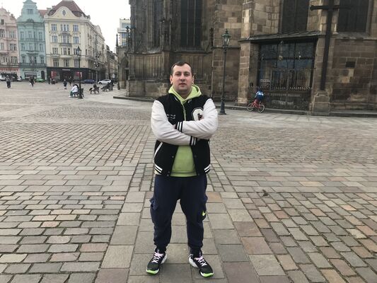  ,   Puiu Antoni, 27 ,   ,   