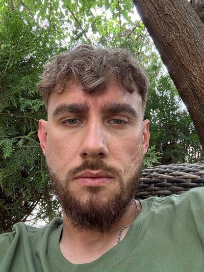  ,   Artur, 31 ,   ,   , c 