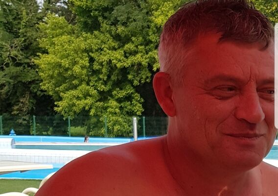  ,   Dubravko, 48 ,  