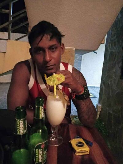  ,   Rodilan, 33 ,   ,   