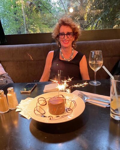  ,   Elena, 60 ,     , c 