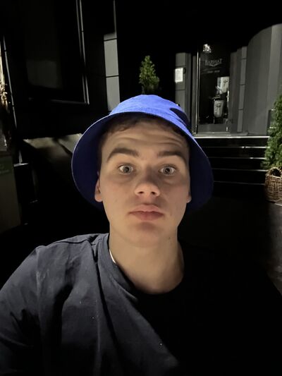 ,   Aleks, 20 ,   ,   