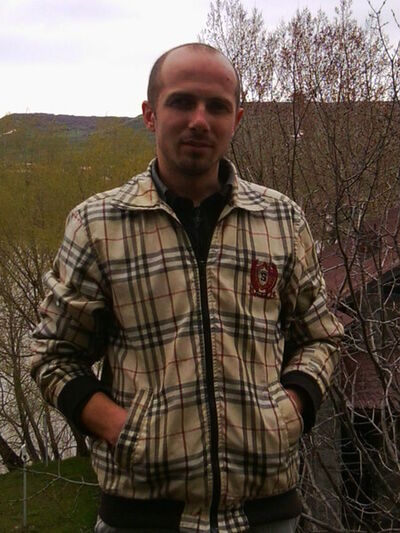  ,   Armen, 41 ,   ,   