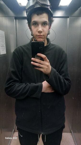  ,   Mikhail, 21 ,   ,   , c , 