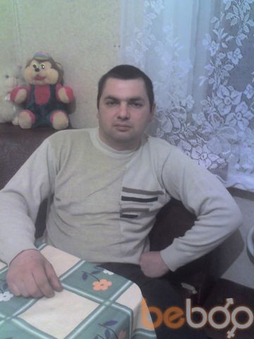  ,   Artur, 49 ,  
