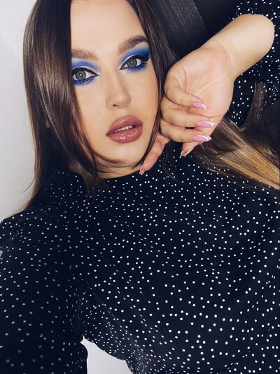  ,   Alexandra, 28 ,  