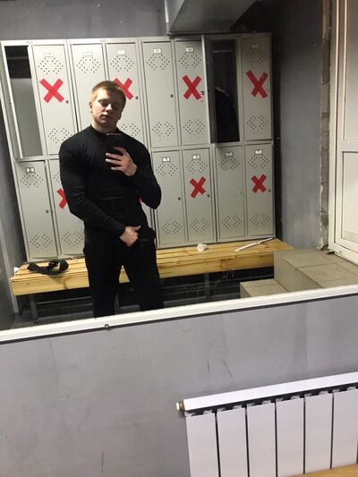  ,   Albert, 28 ,   ,   