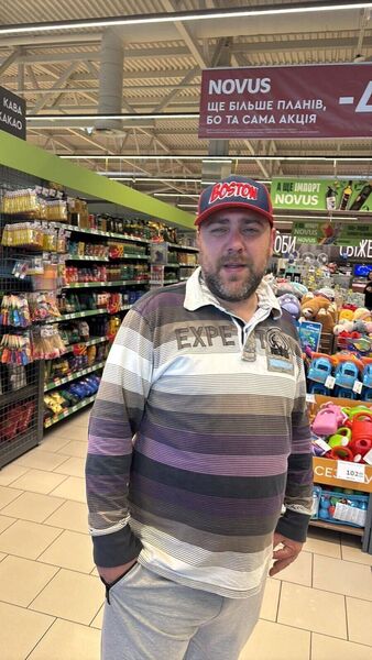  ,   Alex, 37 ,   ,   
