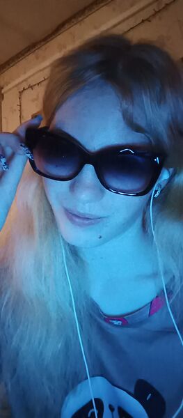  ,   Viktoria, 21 ,   ,   