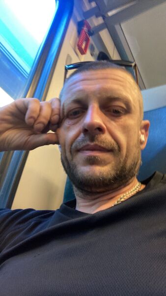 ,   Dominik, 46 ,   ,   , c , 