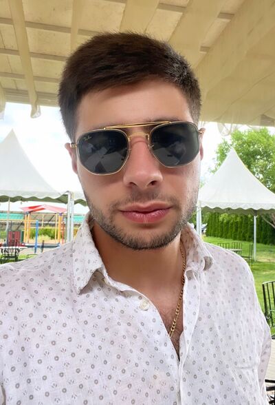  ,   Kevin, 27 ,   ,   