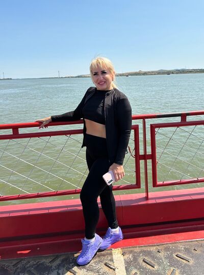  Leer,   Natali, 52 ,     , c 