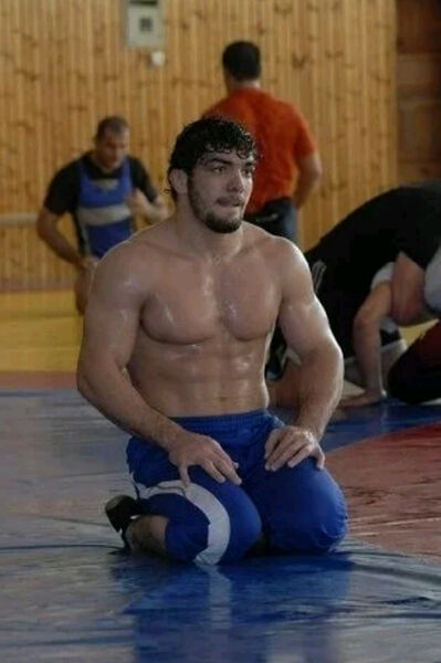  ,   Alik, 37 ,   