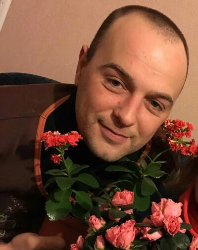  ,   Alex, 42 ,   ,   