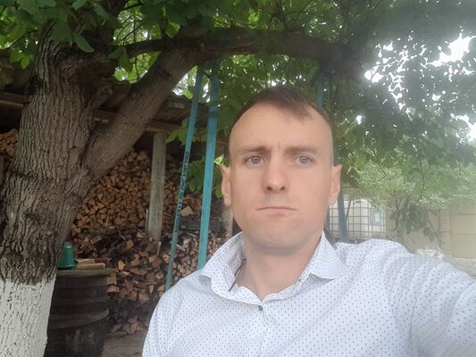  ,   Ionel, 31 ,   ,   