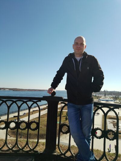  ,   Alex, 37 ,   