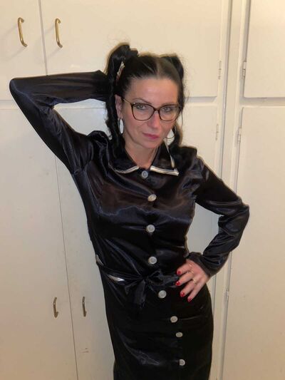  ,   Julja, 49 ,   ,   , c 