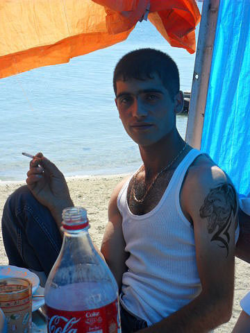  ,   Armen, 40 ,   