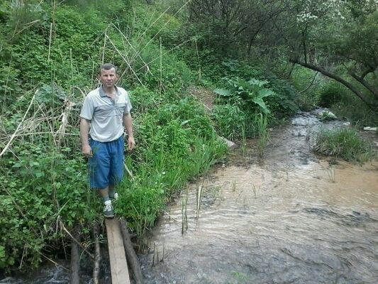  ,   Maksim, 52 ,  
