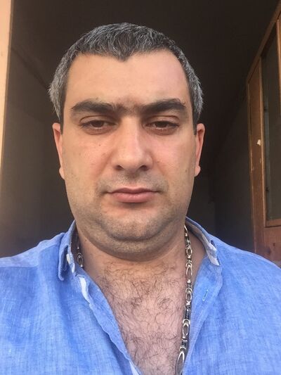  ,   Artur, 44 ,   