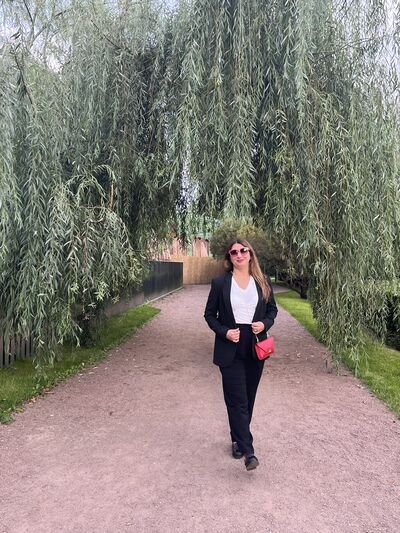  ,   Elena, 46 ,     , c 