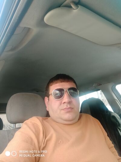  ,   Armen, 37 ,   ,   