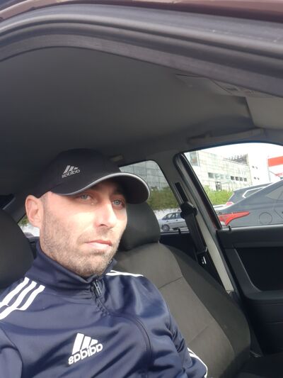  ,   Armen, 41 ,   ,   