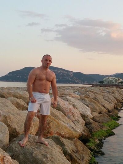  ,   Sergiu, 39 ,   ,   , c 