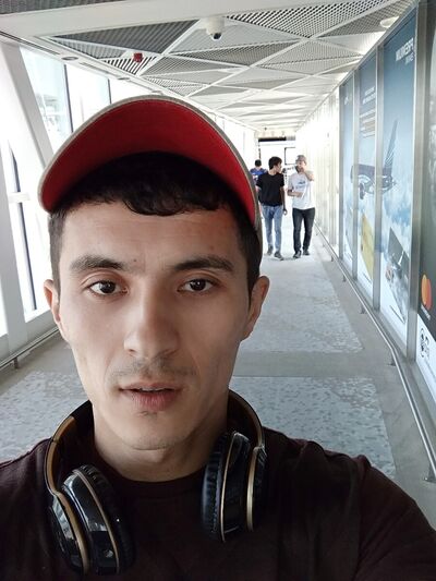  ,   Abduqodir, 33 ,  