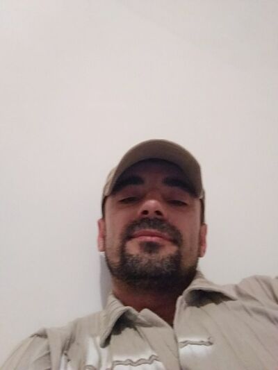  ,   Ruslan, 40 ,  