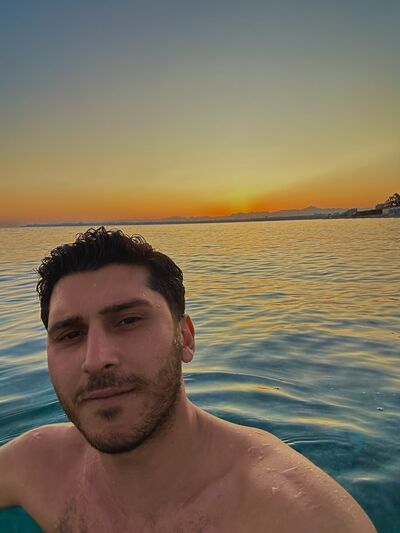  ,   Yuss, 28 ,   ,   , c 