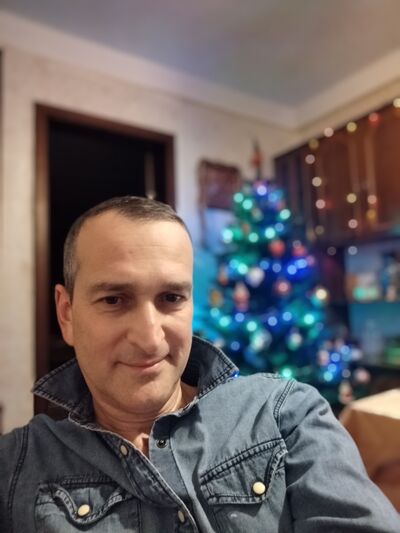  ,   David, 47 ,   c 