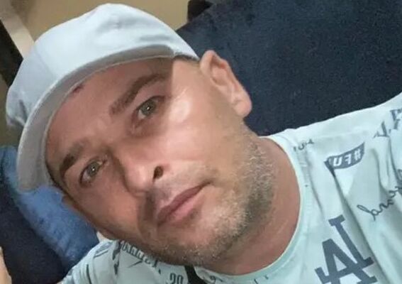  ,   Stilian, 49 ,   c 