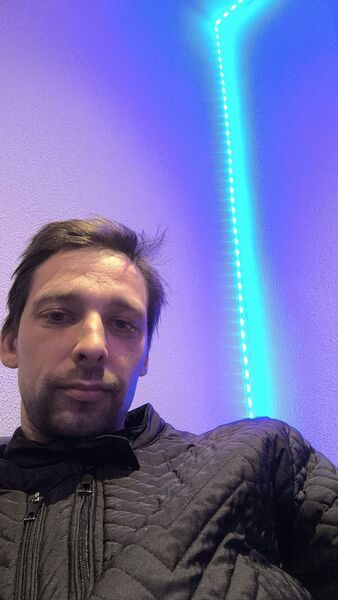  Weert,   Nauris, 35 ,   ,   