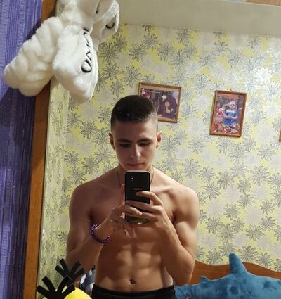  ,   Alexander, 19 ,  