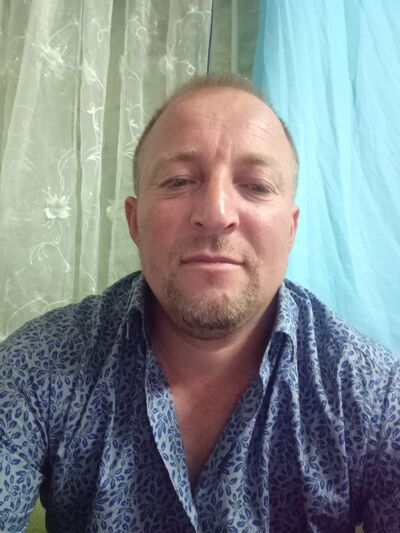   ,   Ikram, 42 ,   ,   