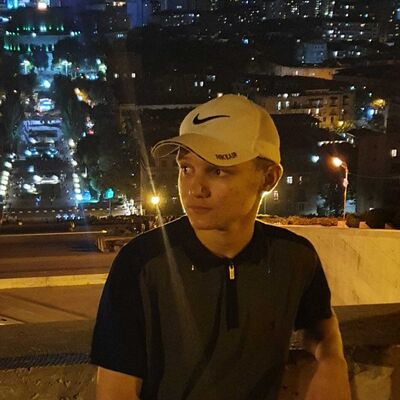  ,   Artem, 21 ,   ,   