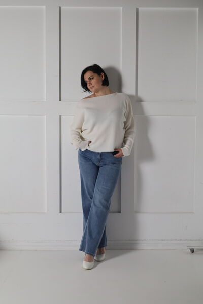  --,   , 44 ,     , c 