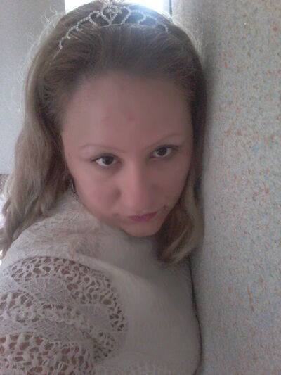  ,   Lena, 32 ,   ,   