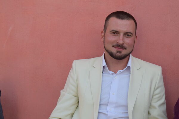  ,   Aleksey, 40 ,   