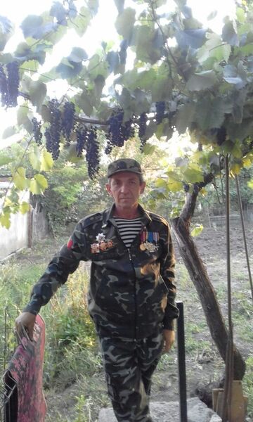  ,   Vitalie, 55 ,     