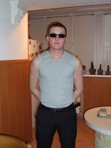  31059227  Denis, 34 ,    